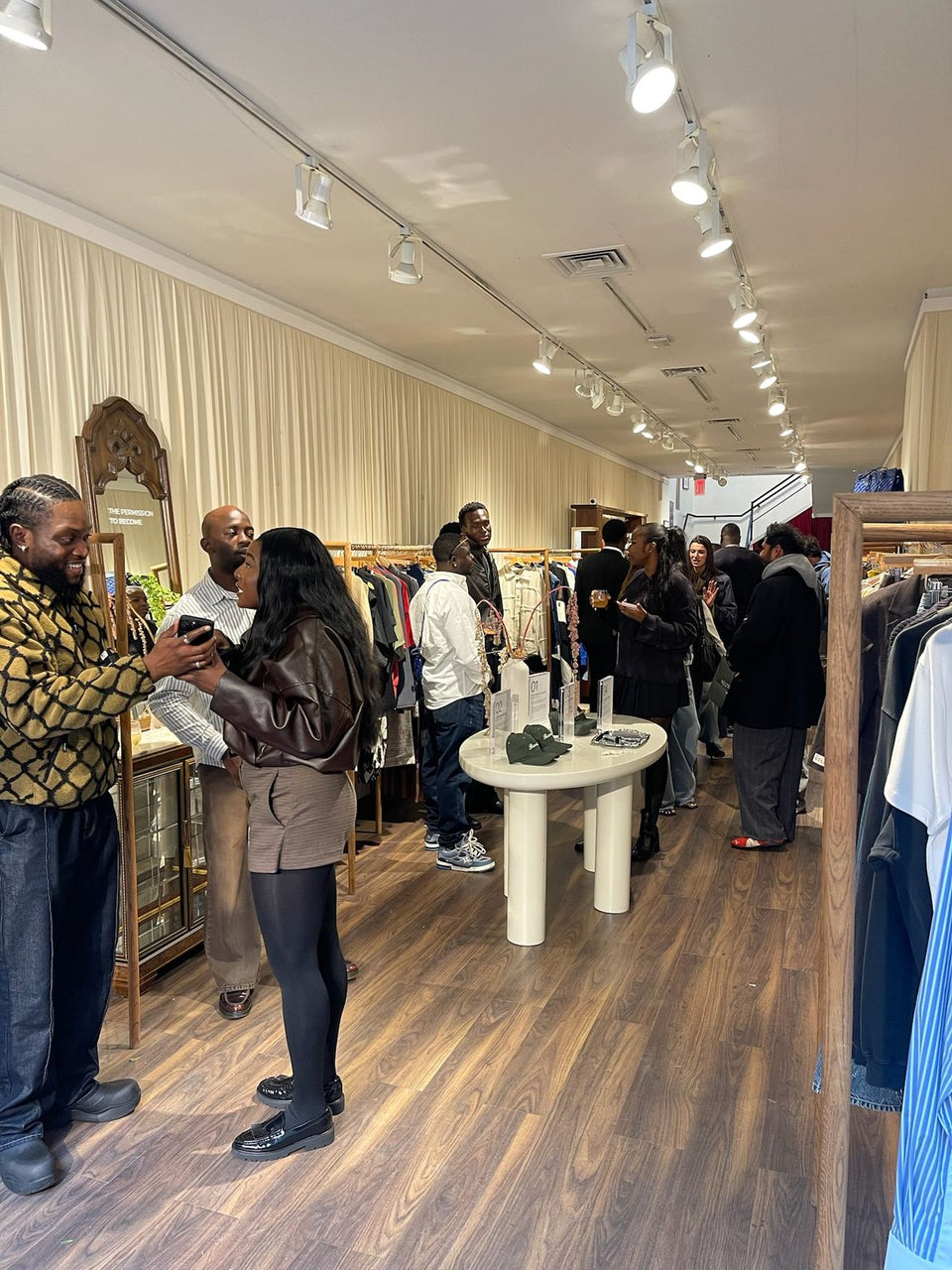 Becoming event photograph 4